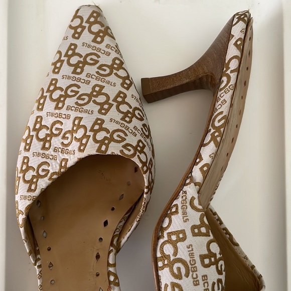 Vintage BCBG  Goldie Mules - Picture 2 of 7